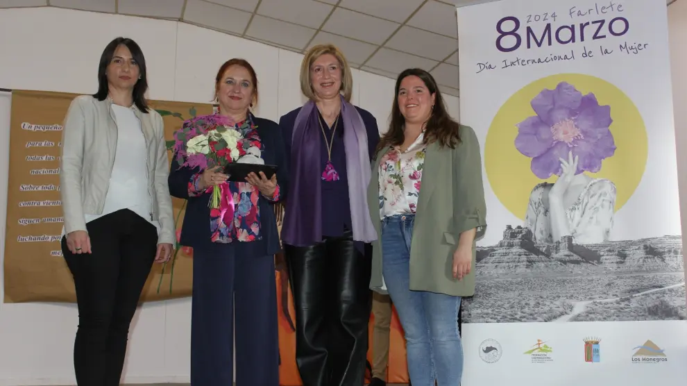 Pilar Gascón recibe el Premio Gabardera a la Mujer Emprendedora de Los Monegros
