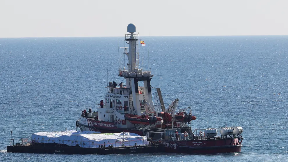 El barco de la ONG española Open Arms cargado con 200 toneladas de ayuda humanitaria