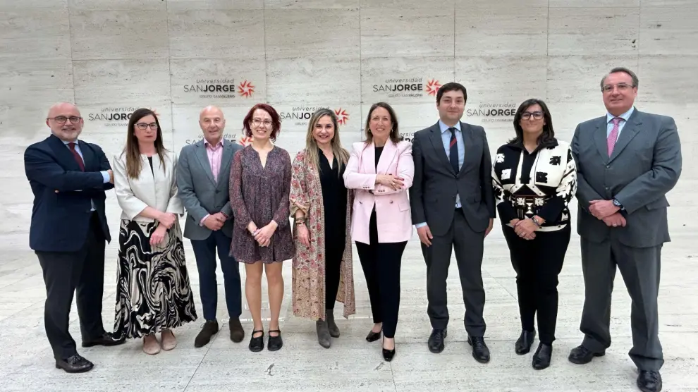 Silvia Carrascal, rectora de la Universidad San Jorge, ha recibido en la USJ a una delegación de la Universidad Complutense