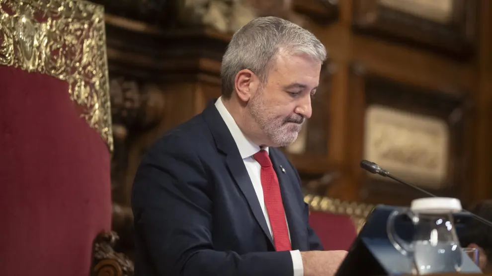 El alcalde de Barcelona, Jaume Collboni, durante el pleno del Ayuntamiento de Barcelona celebrado este viernes.