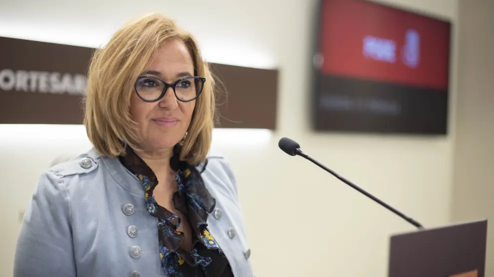 La portavoz del PSOE, Mayte Pérez, ha comparecido este viernes en la sala de prensa de las Cortes de Aragón.