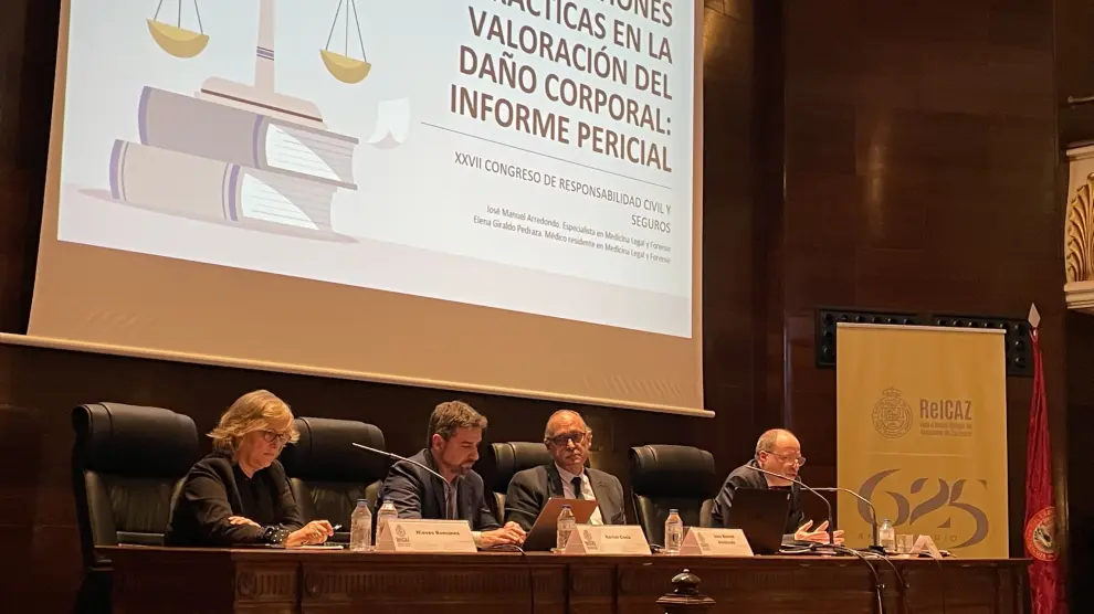 Mesa que trató el baremo del daño moral durante el Congreso de Responsabilidad Civil y Seguros del colegio de abogados de Zaragoza.
