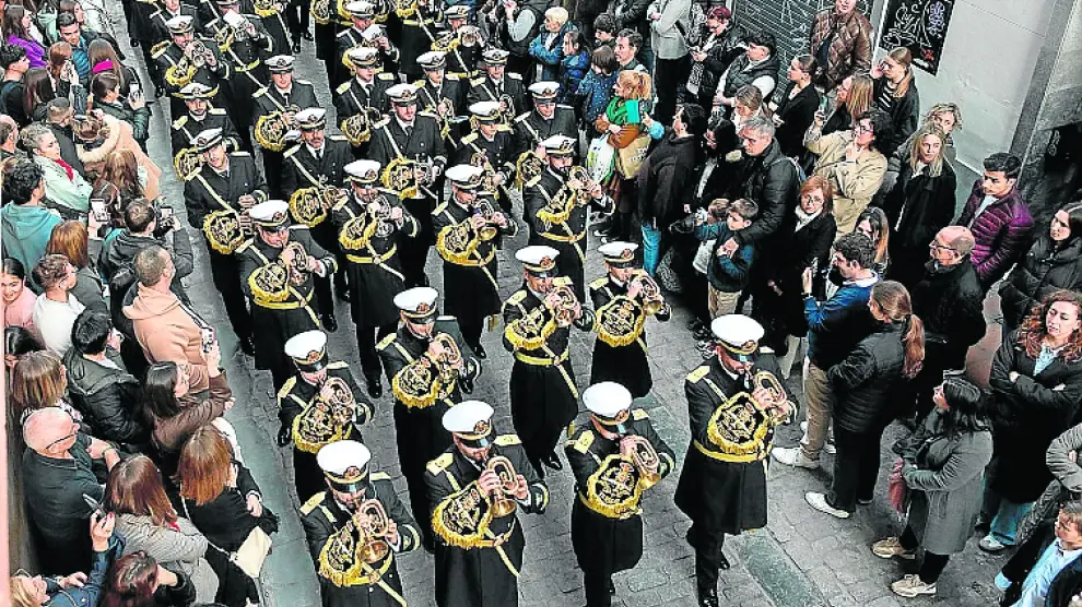 La banda de Cornetas y Tambores Santísima Trinidad de Palencia, que también acompaña a la Humildad de Zaragoza
