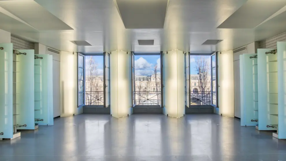 Vista del interior del apartamento del modista Karl Lagerfeld en París.