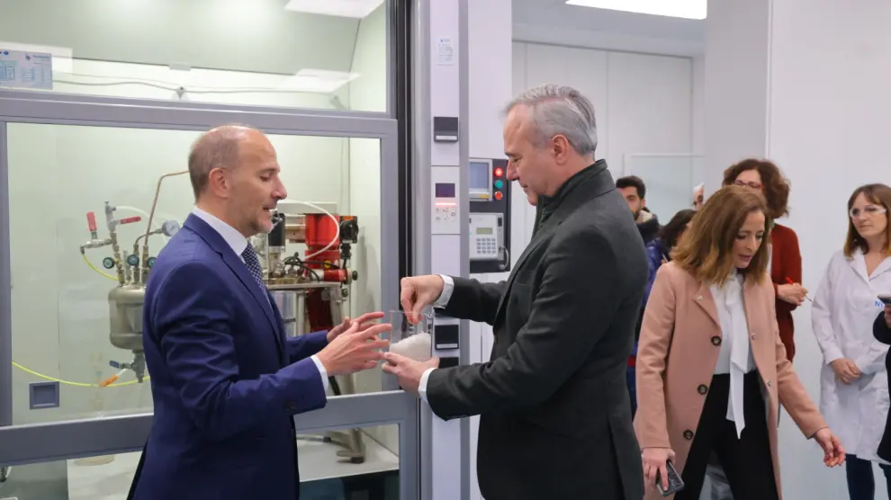 El presidente aragonés Jorge Azcón ha visitado hoy las instalaciones de Nurel en el polígono Malpica de Zaragoza.