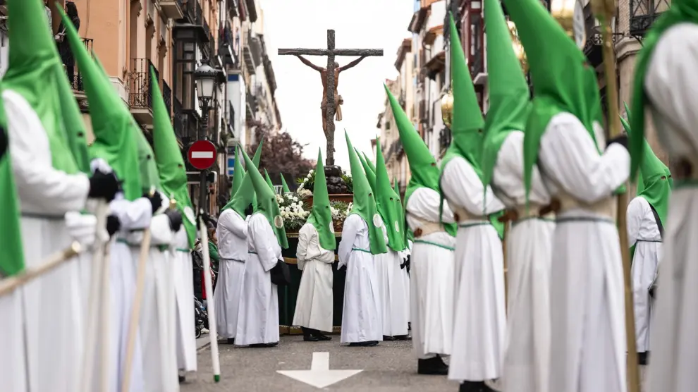 Los hermanos de las Siete Palabras, este Viernes Santo en Zaragoza.