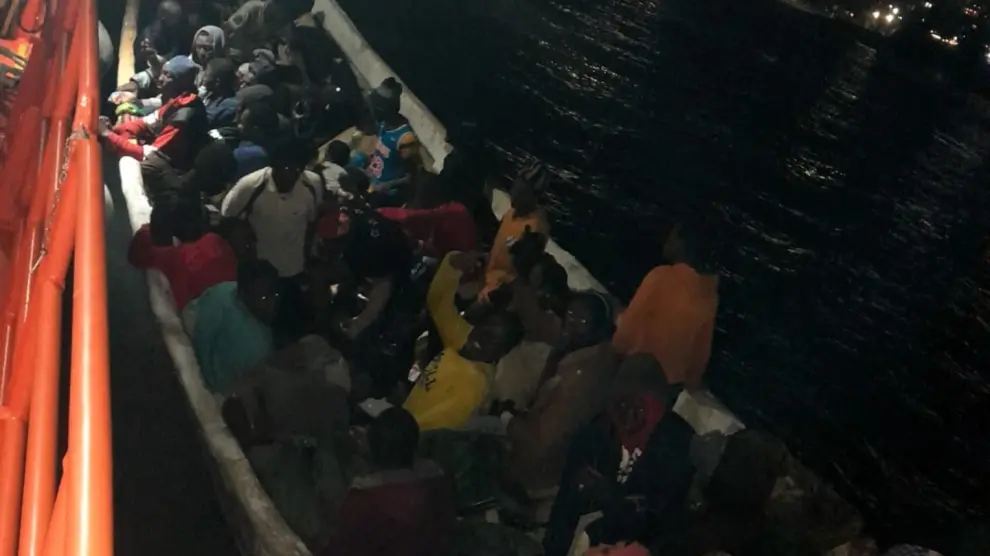 La salvamar Macondo rescata a 50 migrantes que iban a bordo de un cayuco cerca de Gran Canaria..SALVAMENTO MARÍTIMO..30/03/2024 [[[EP]]]