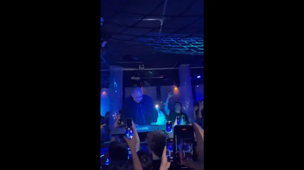 El Dandy de Barcelona en su actuación en una discoteca en Salou.