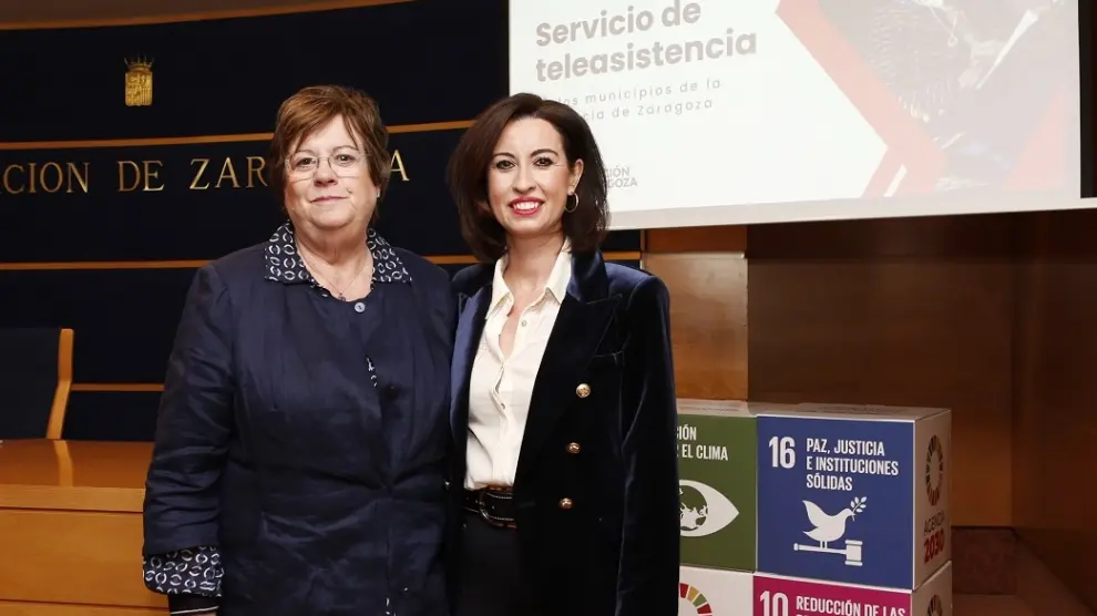La vicepresidenta Teresa Ladrero y la diputada de Bienestar Social, Mercedes Trébol.