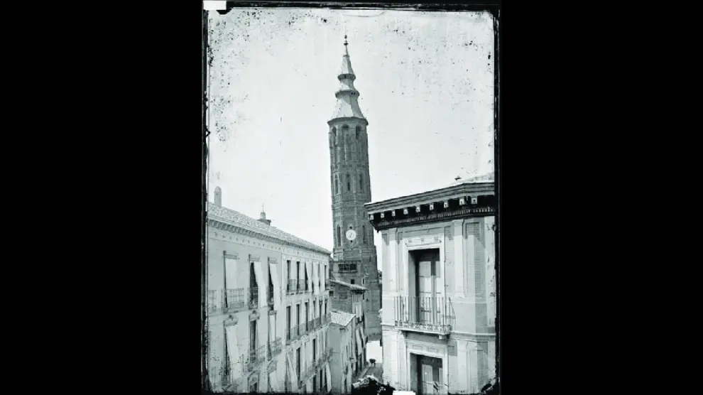La Torre Nueva, en una fotografía tomada por el francés Jean Laurent hacia 1874.