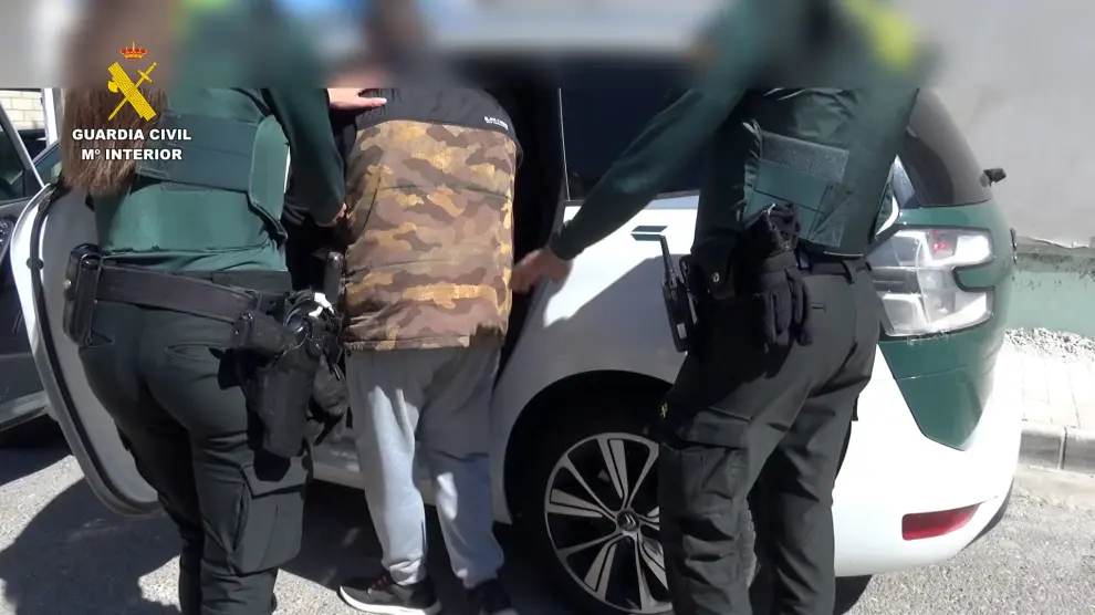 Una de las dos detenciones llevadas a cabo en Villanueva de Gállego en una operación contra la venta de droga.