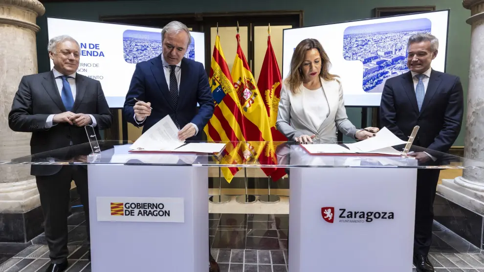El acuerdo fue firmado por la alcaldesa de Zaragoza, Natalia Chueca, y el presidente de Aragón, Jorge Azcón.