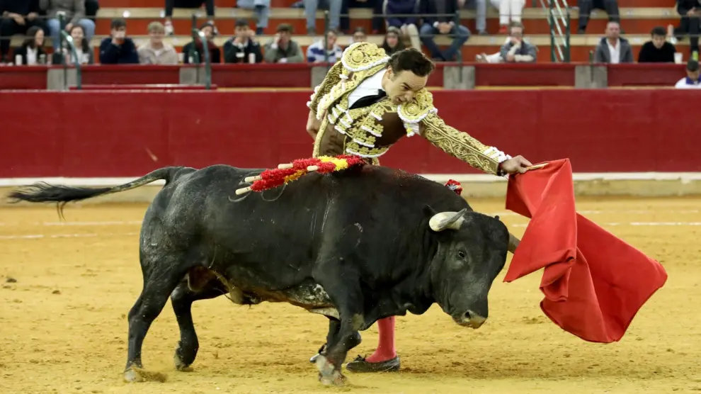 El Cid, toreando al natural en Zaragoza.