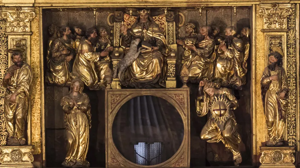 Óculo del retablo de Damián Forment en la iglesia de San Miguel de Zaragoza