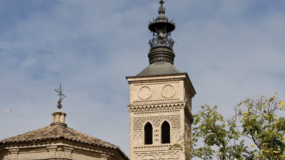 Torre de la iglesia de San Miguel de los Navarros.