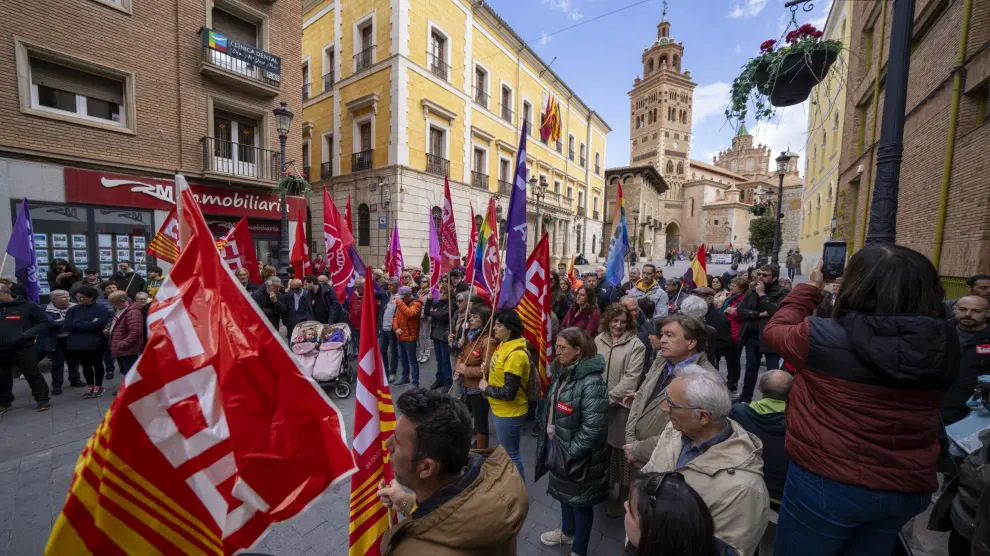 Concentracion de CCOO y UGT por el primero de Mayo en Teruel. foto Antonio Garcia Bykofoto 01 05 24 [[[FOTOGRAFOS]]]