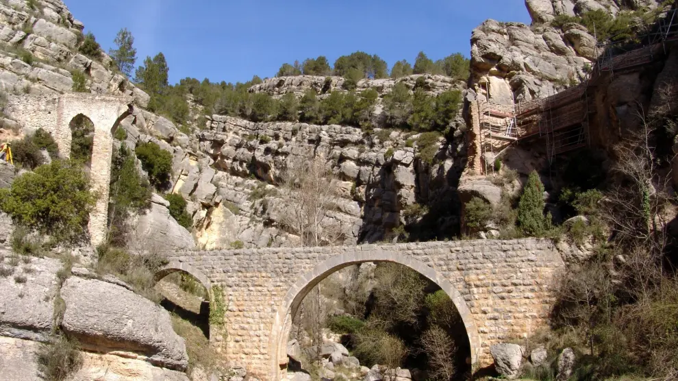 Acueducto de Los Arcos o de la Salud, sobre el río Rubielos