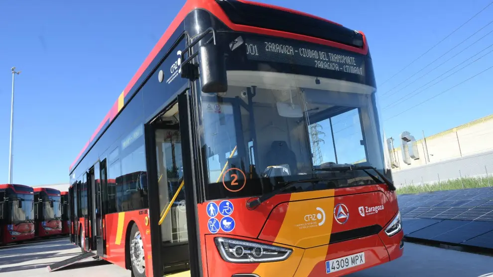 Los nuevos buses de la empresa Masats, este martes