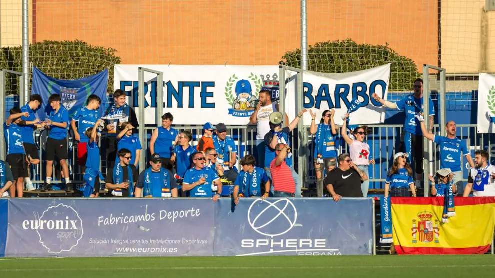 Los aficionados del Utebo, durante uno de los últimos partidos disputados en Santa Ana.