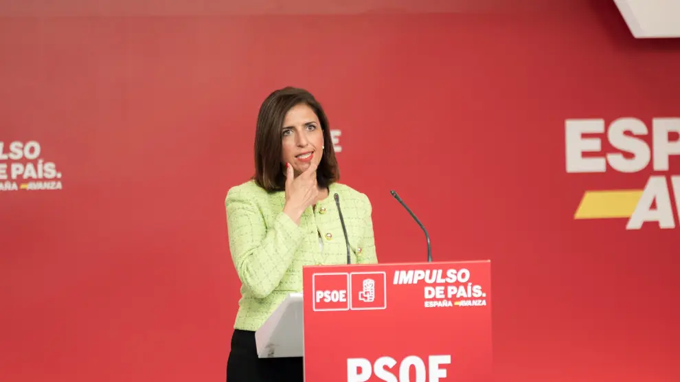 La portavoz del PSOE, Esther Peña, durante una rueda de prensa posterior a la Ejecutiva Federal del partido, en la sede del PSOE