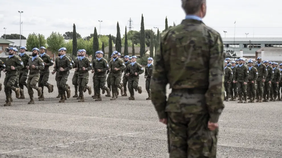 Miembros de la Brigada Aragón I durante el acto de despedida.