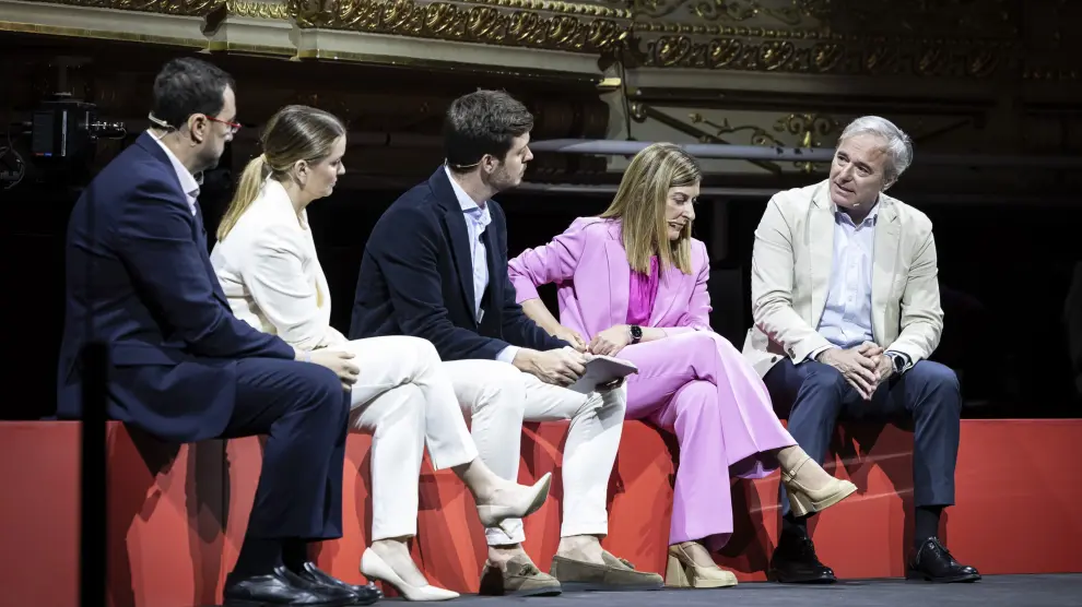 El presidente Azcón, en el foro Taleñt, junto a sus homólogos de Asturias, Baleares y Cantabria.