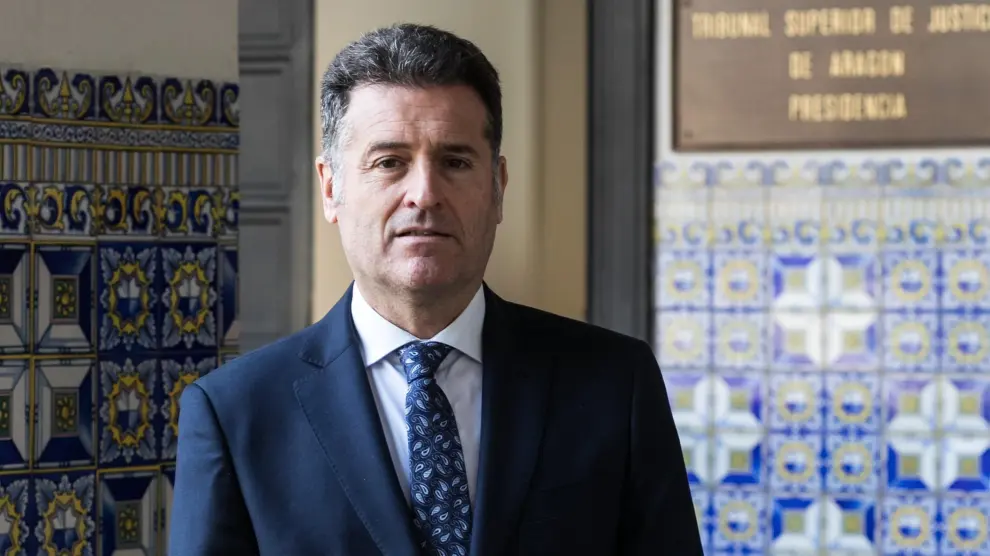 Retrato para entrevista a Manuel Bellido, presidente del Tribunal Superior de Justicia de Aragón. Autor: DUCH, OLIVER Fecha: 25/02/2021 Propietario: Heraldo de Aragón Id: 2021-516801 [[[HA ARCHIVO]]]