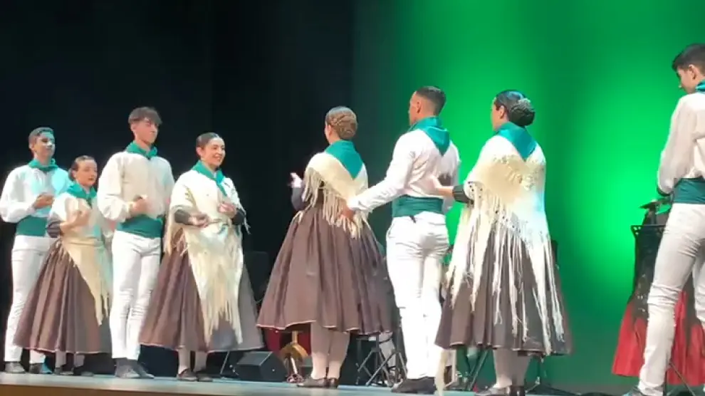Actuación del grupo Elenco Aragonés en la gala ‘Huesca, tierra de jota’ que se ha celebrado en el Teatro Olimpia, organizada por el Gobierno de Aragón y HERALDO