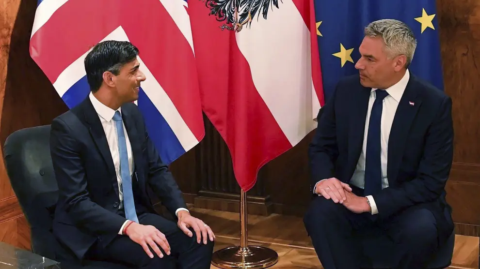 El canciller austriaco, Karl Nehammer, recibe al Primer Ministro británico, Rishi Sunak, en Viena.