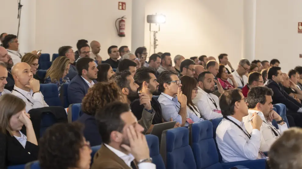 Más de 120 inscritos en el Simposio del sector del ascensor que acaba hoy en el InstitutoTecnológico de Aragón con la visita a empresas de la región.