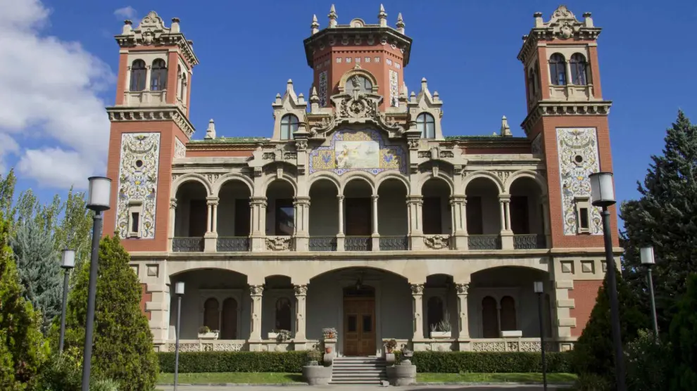 Vista del Palacio de Larrinaga, una prueba de amor en Zaragoza como si de 'Los Bridgerton' se tratase