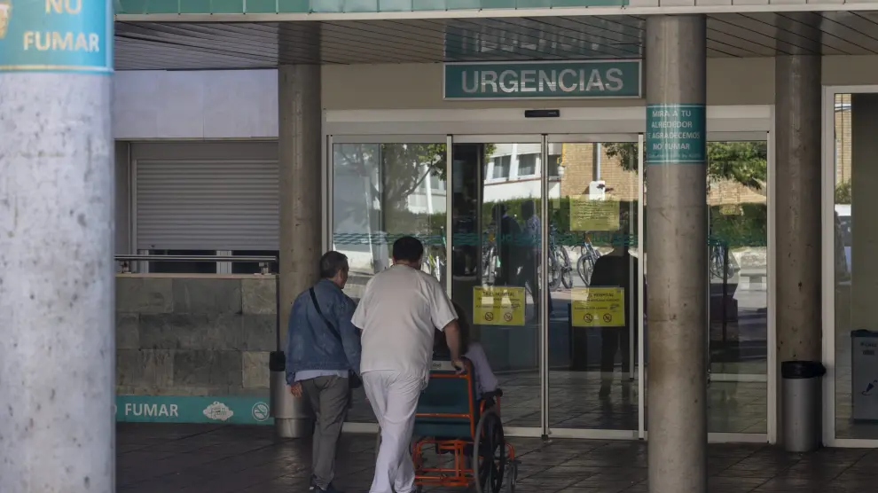 Entrada a Urgencias del Miguel Servet de Zaragoza, el hospital más grande de Aragón.