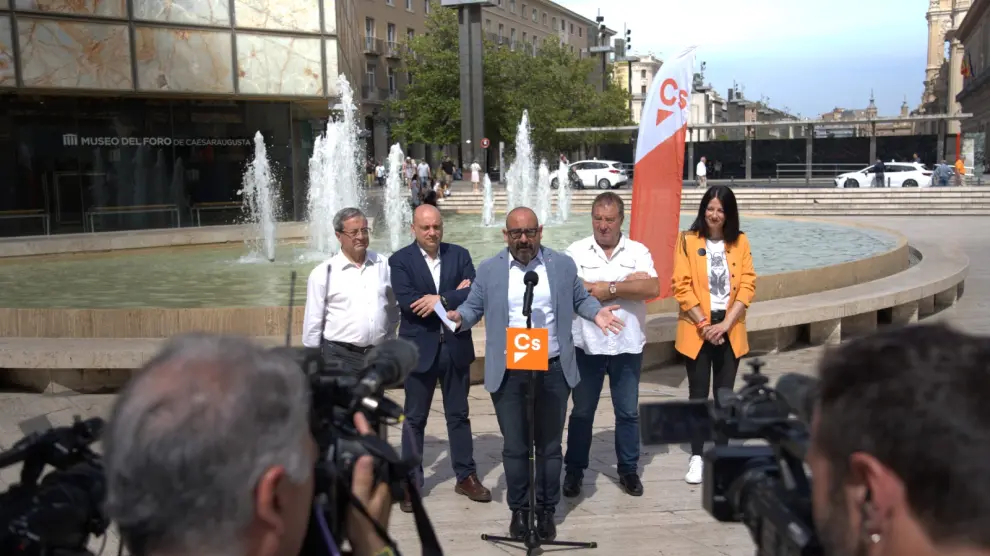 El candidato de Cs a las elecciones europeas, Jordi Cañas, en el acto que ha protagonizado este domingo en Zaragoza antes de desplazarse a Fuendetodos para conocer la realidad de la despoblación.