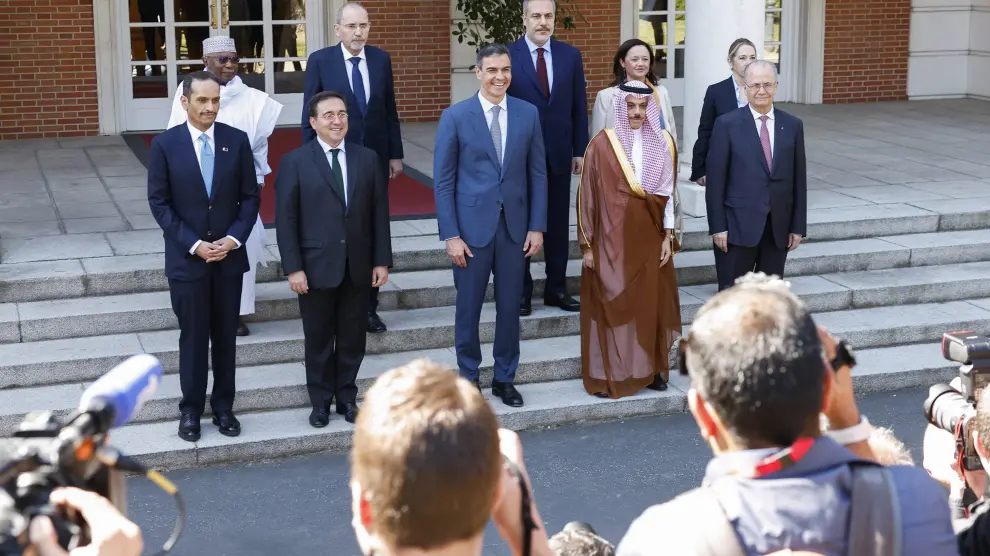 El presidente del Gobierno se ha reunido con los miembros del Comité Ministerial Árabe-Islámico sobre Gaza, un día después de que España haya reconocido formalmente el Estado de Palestina. ESPAÑA PALESTINA