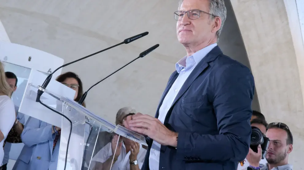 El presidente del PP, Alberto Núñez Feijóo, durante un mitin en Santa Cruz de Tenerife este lunes.