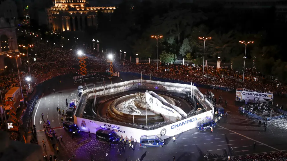 General view of Cibeles Fount during the celebration of Real Madrid after winning their 15th UEFA Champions League title against Borussia Dortmund in London on June 02, 2024, in Madrid, Spain...AFP7 ..02/06/2024 ONLY FOR USE IN SPAIN [[[EP]]]