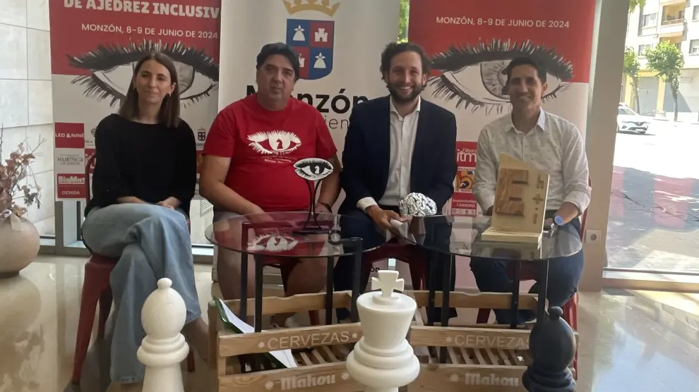 Belén Benítez, Blas Garreta, Isaac Claver y Eliseo Martín, durante a presentación del campeonato.