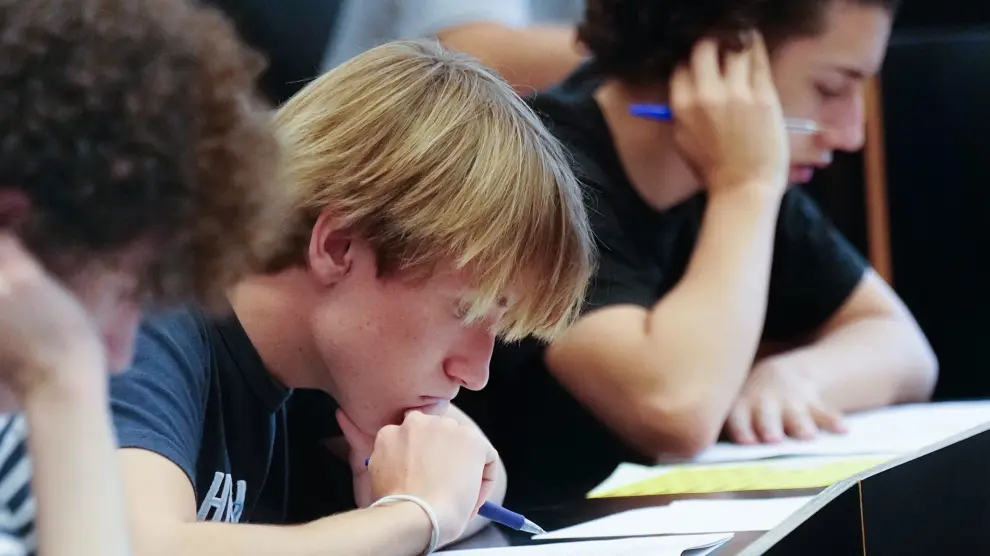 Estudiantes realizando la Evau en Cataluña.