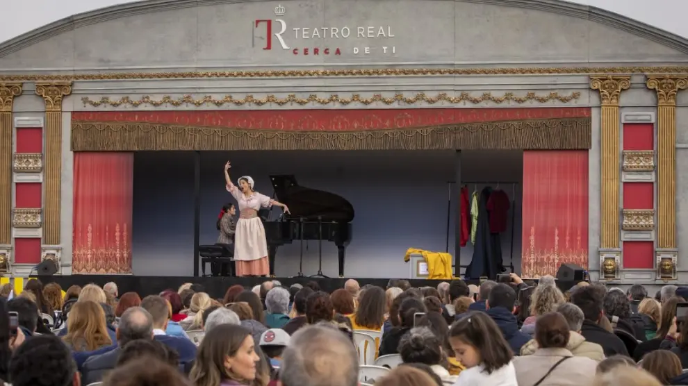 La Carroza del Teatro Real en una actuación.