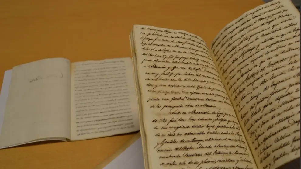 Parte de los documentos de Vicente de la Fuente depositados en el Ayuntamiento de Calatayud.