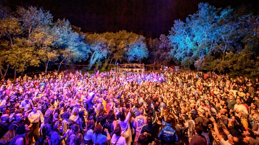 Imagen del Bosque Sonoro en la noche del sábado con el concierto de Depedro.