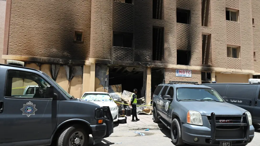 Incendio en un edificio residencial en la zona de Mangaf, en el sur de la gobernación de Ahmadi, Kuwait KUWAIT FIRE