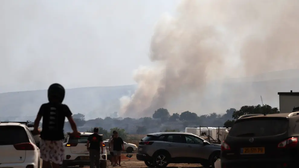Humo e incendios en la frontera entre Israel y el Líbano tras los ataques del Líbano