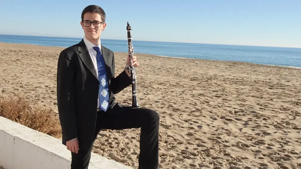 Oriol Guasch, con su clarinete, quiere dedicarse profesionalmente a la música