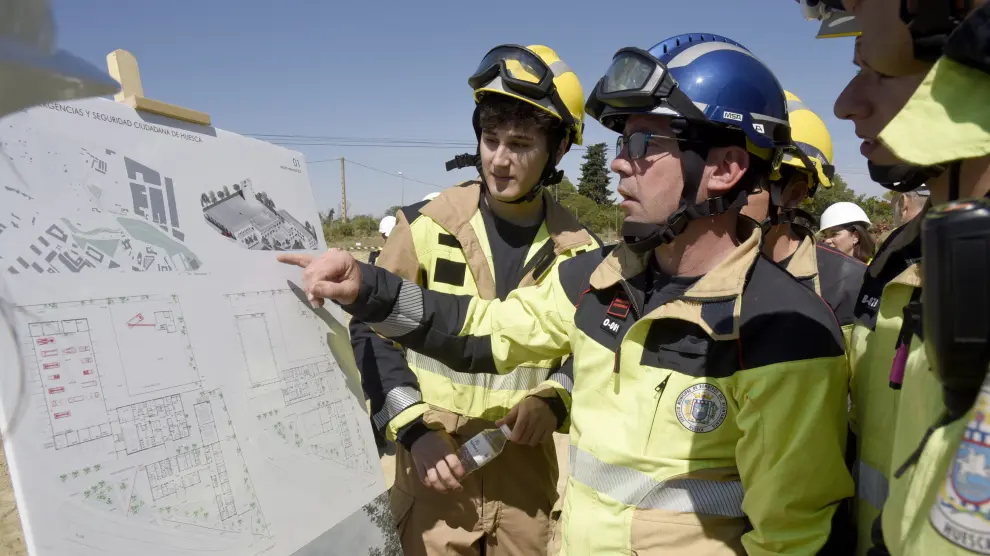 Acto de colocación de la primera piedra del edificio donde estará el parque de bomberos y en una segunda fase la Policía Local.