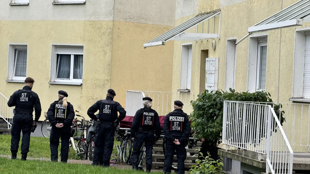 Agentes de la Policía en Wolmirstedt tras un ataque de un individuo contra aficionados que veían un partido de la selección alemana..THOMAS SCHULZ..15/06/2024 [[[EP]]]
