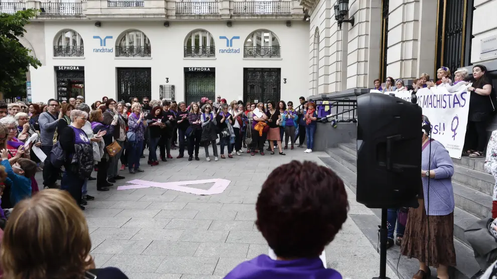 Concentración contra la violencia de género en Zaragoza.