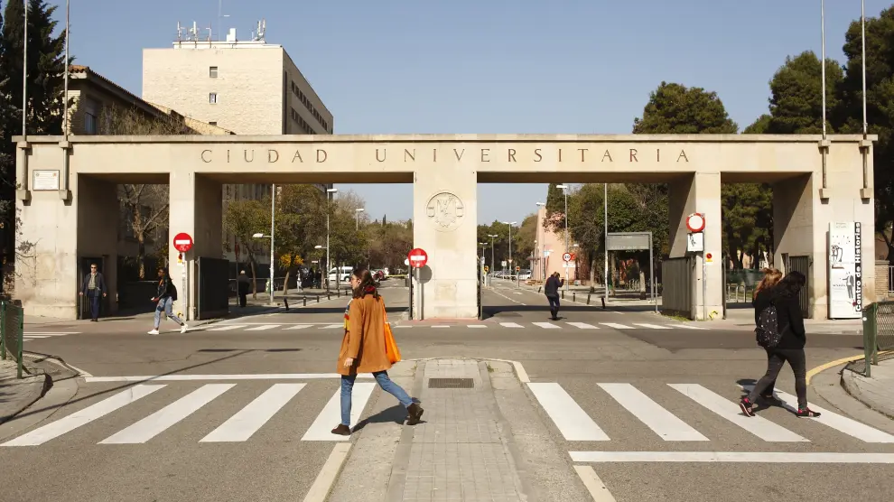 Entrada al campus universitario de la plaza San Francisco de Zaragoza
