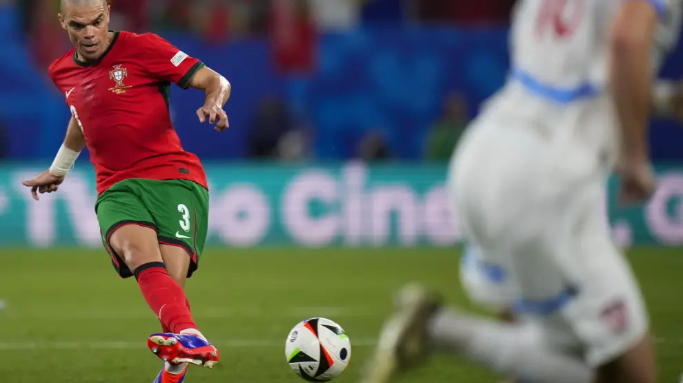 Pepe, en acción en el partido entre Portugal y la República Checa de la Eurocopa 2024