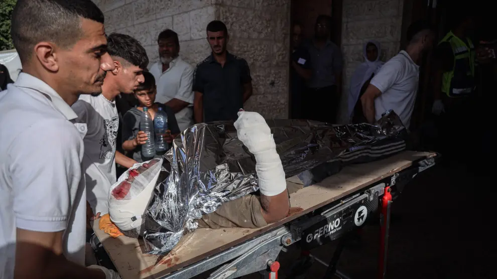 Palestinos heridos tras los ataques del ejército israelí en la Franja de Gaza.